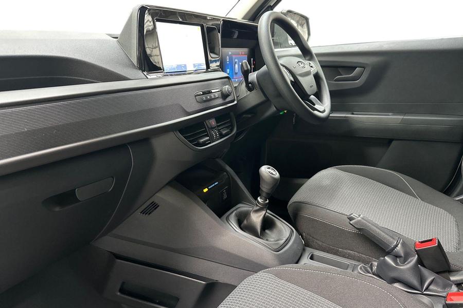 Ford TRANSIT COURIER Photo fcd5acd8-b8ba-476b-8b69-cdde3a865cee.jpg