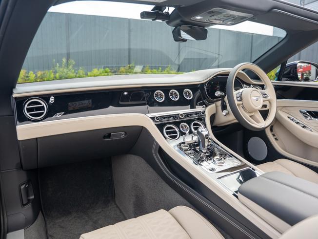 BENTLEY Continental GTC Photo 2