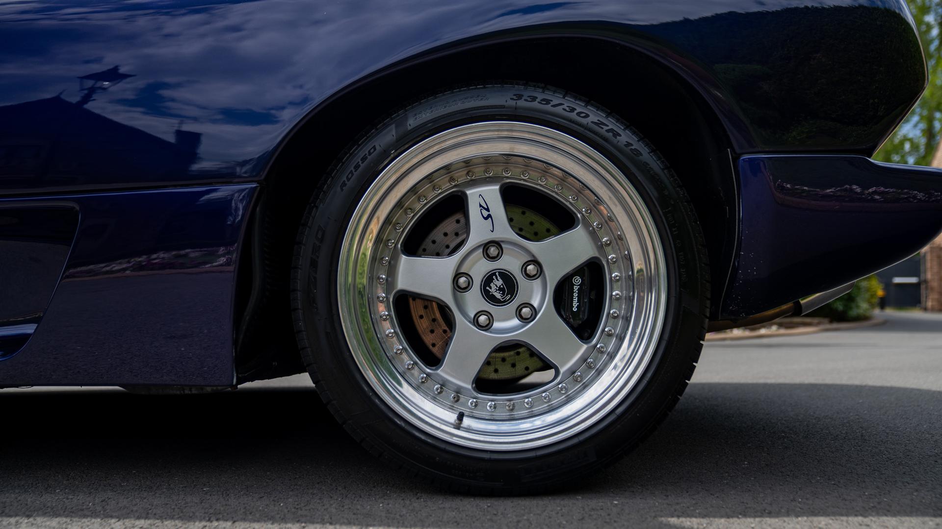 LAMBORGHINI Diablo Photo fcd9be56-cd31-43a8-b53e-7fb971eb9e7c.jpg
