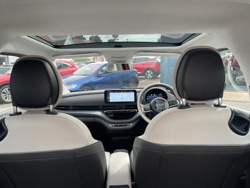 Fiat 500e Photo fce7d335-62f4-4dc4-a1c5-135c6b7fbabf.jpeg