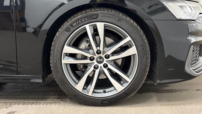 AUDI A6 Saloon Photo 5