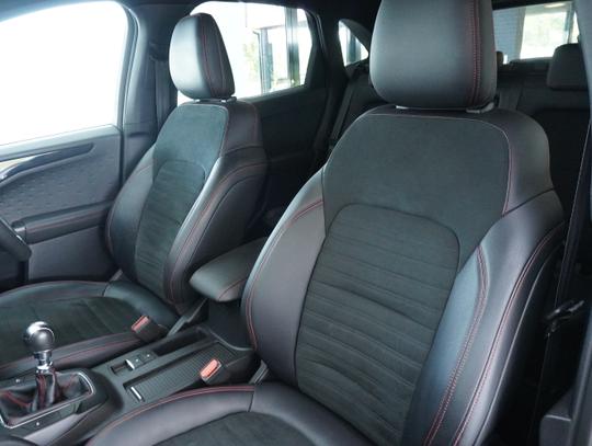 Ford Kuga Photo fd3728a6-e195-40ed-95f7-a3125dcf54e3.jpg