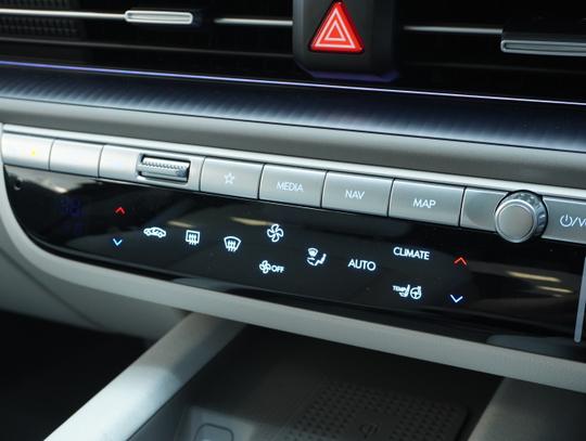 Hyundai IONIQ 6 Photo fd381ba1-6b3e-4fd5-8ca3-f1523e1a2bfb.jpg