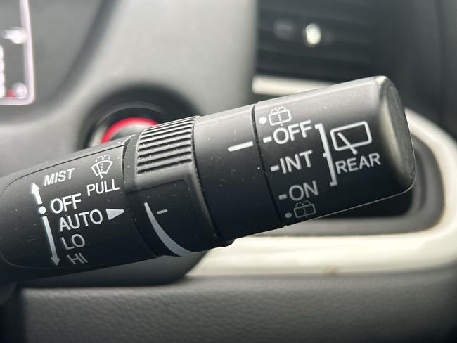 Honda Jazz Photo fd391e88-f80e-4beb-abf9-aa96457e3e45.jpg