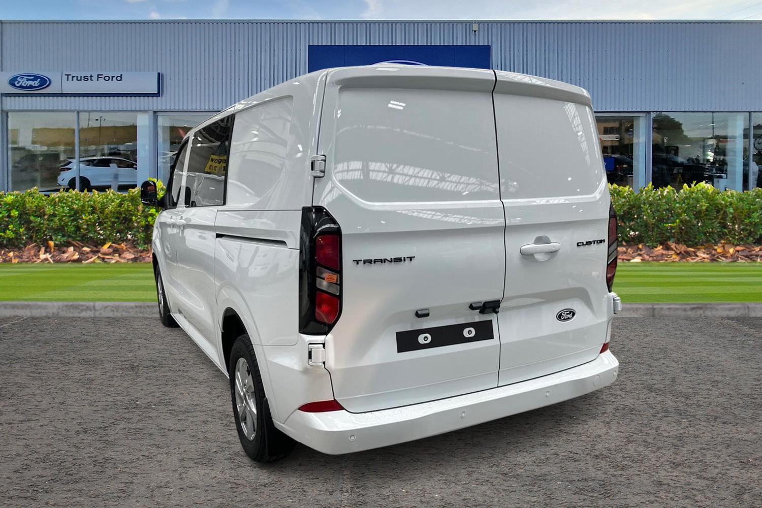 Ford TRANSIT CUSTOM Photo 1