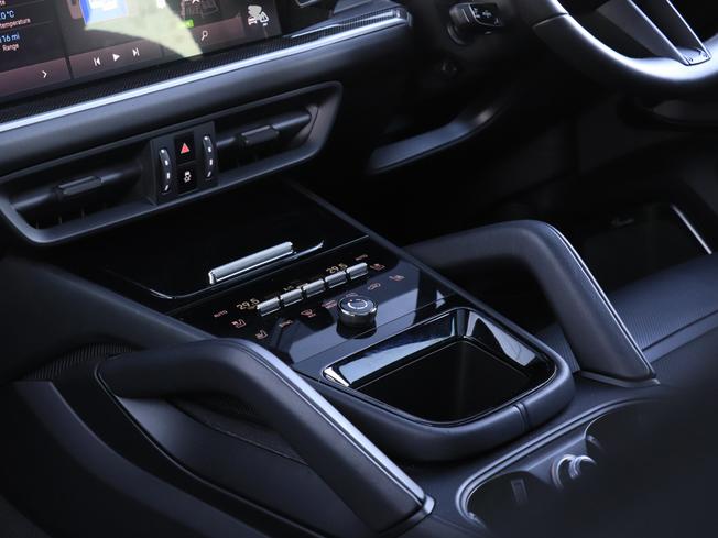PORSCHE Cayenne Photo 32