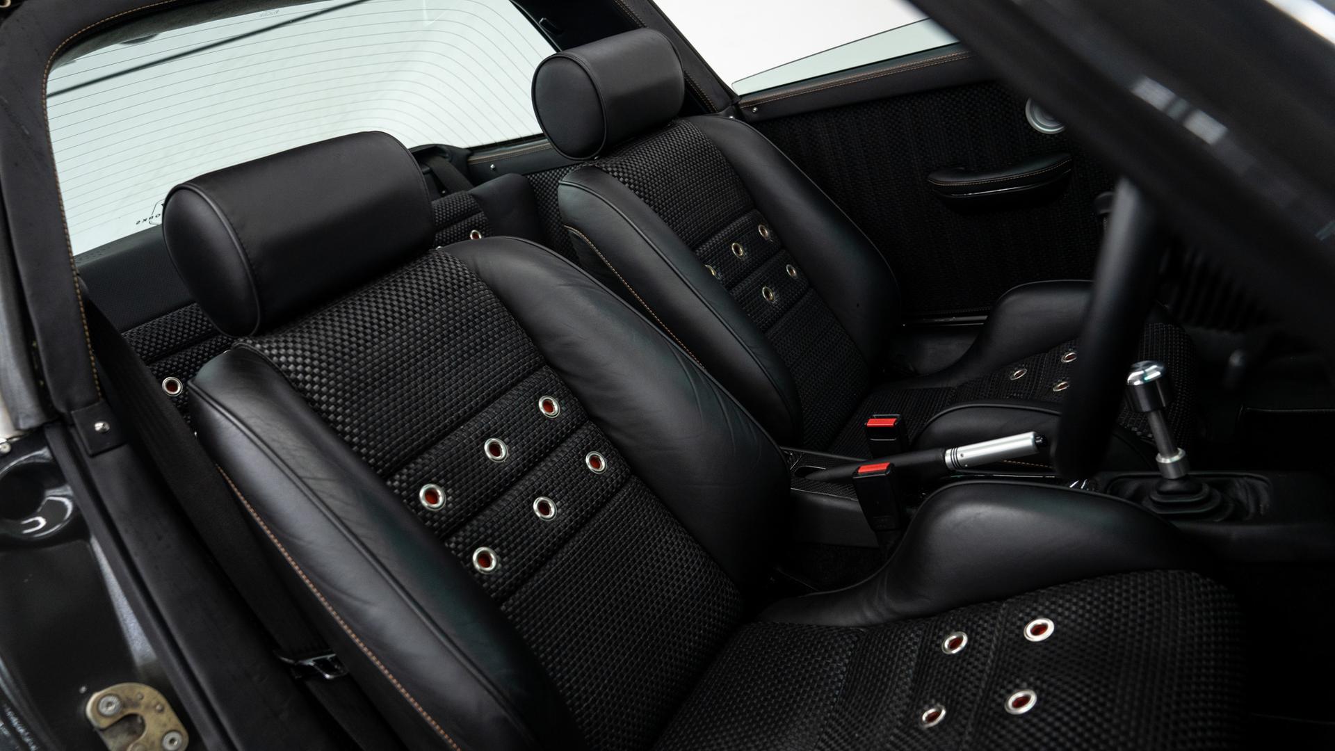 Porsche 911 Retro Works Photo fd4a0d3e-fc54-492b-ac0c-ad6bf7904905.jpg