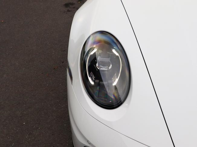 PORSCHE 911 Photo 16