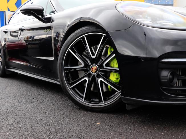 PORSCHE Panamera Photo 8