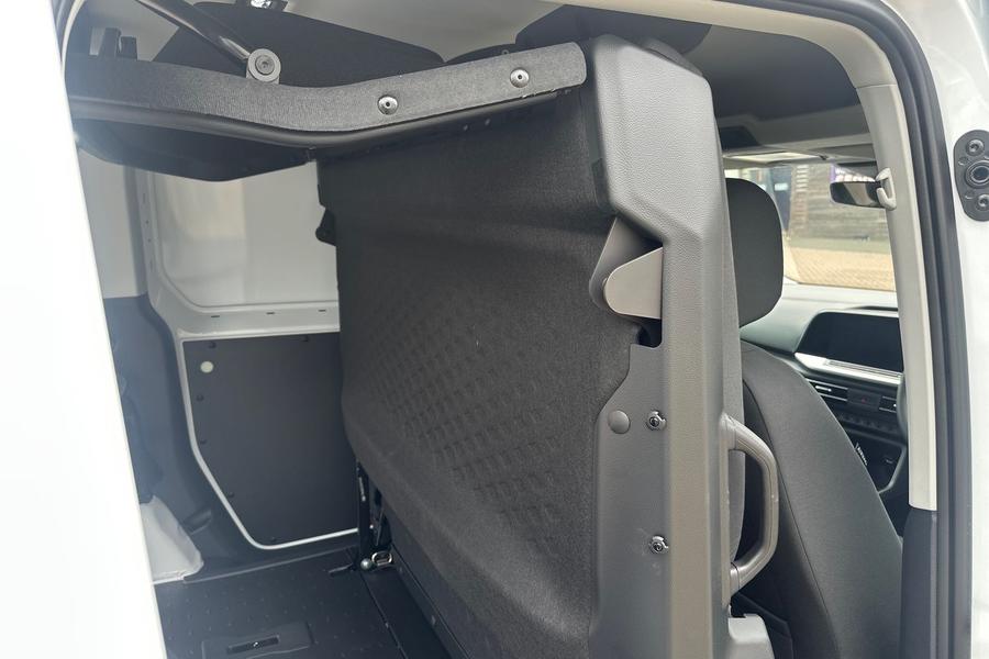 Ford TRANSIT CONNECT Photo fd616b15-a643-43db-950d-3f1c55cac342.jpg