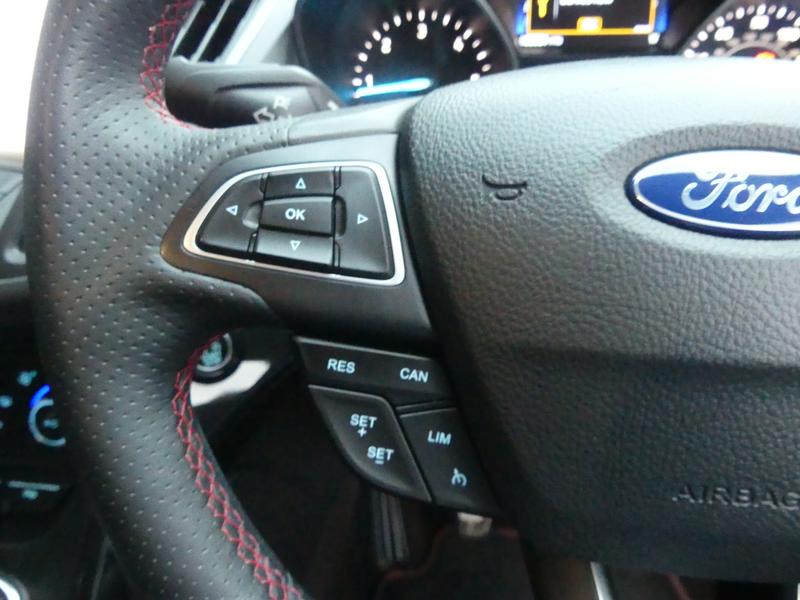 Ford Kuga Photo fd86d8c5-a391-4685-88d9-2697c882fa0d.jpg