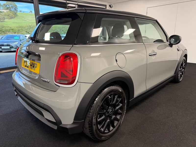 MINI Hatch Photo fd8e627d-0dd8-43ce-ab73-d918297231a6.jpg