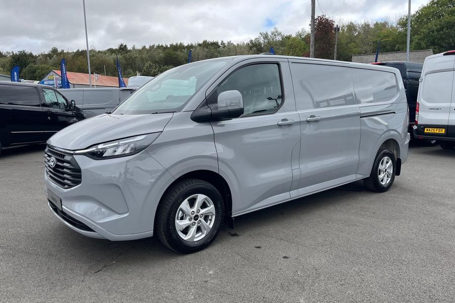Ford TRANSIT CUSTOM Photo fd9ebaef-cd8e-4586-aedf-1e137ea16be6.jpg