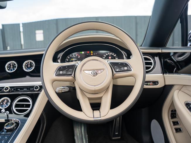 BENTLEY Continental GTC Photo 22