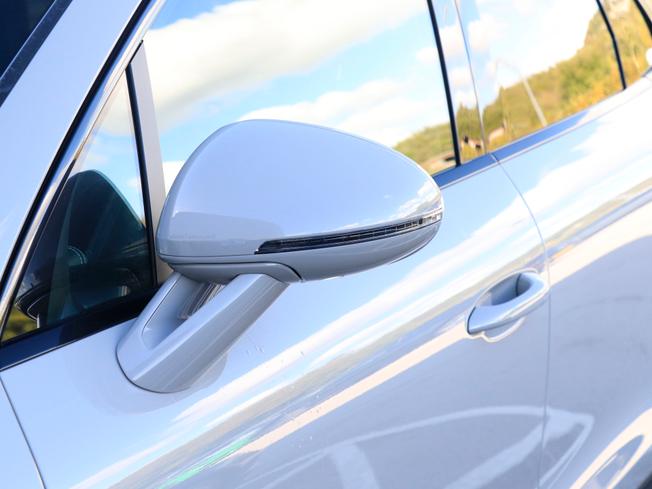 PORSCHE Macan Photo 13