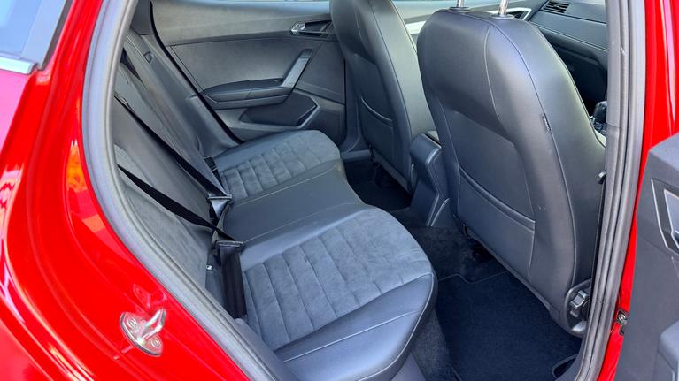 Used SEAT Arona CK70URJ 6
