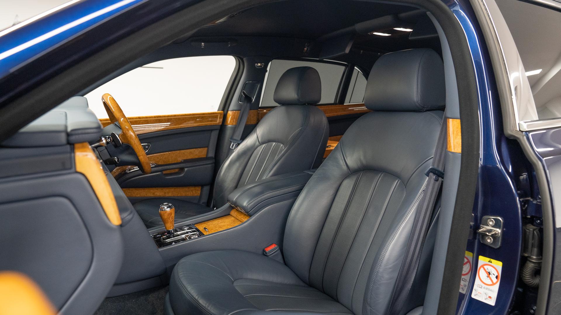 Bentley Mulsanne Photo fda767b9-ea83-4826-94a3-0f6786767f1d.jpg