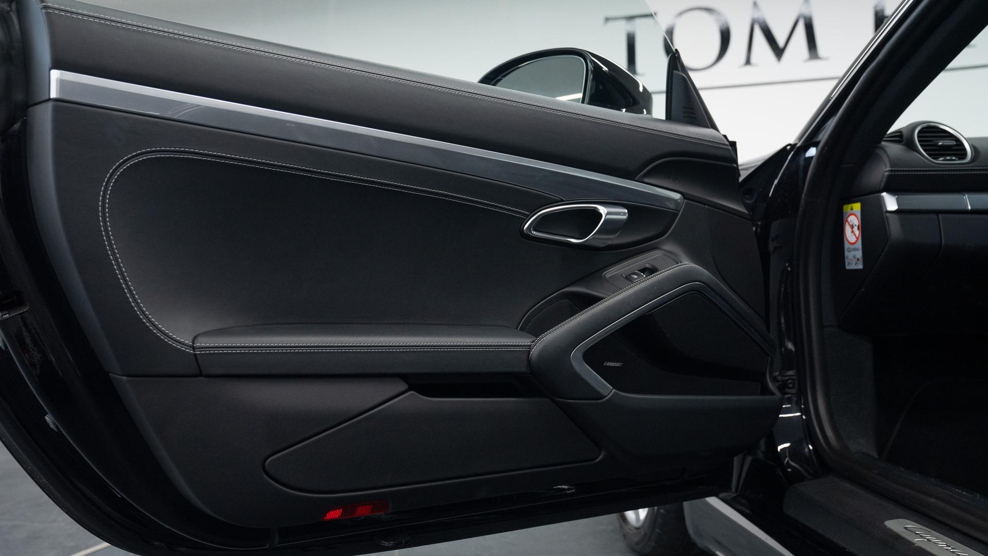 Porsche 718 Cayman Photo fda9dd88-3955-4064-8e59-f13f135a0389.jpg