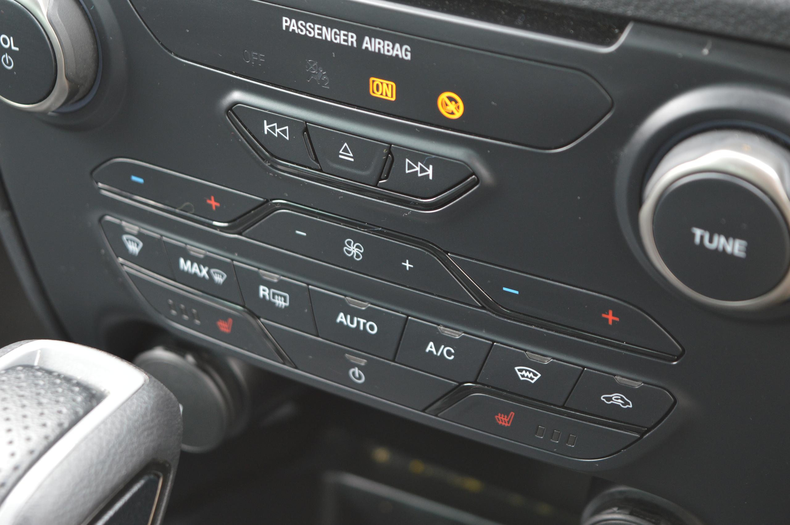 FORD RANGER Photo fdba63fd-c0e3-40d8-aa6e-e06cbbacb938.jpg