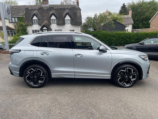 Volkswagen Tiguan Photo fdc25632-6644-4d8c-824a-4fac9a75ae5b.jpg
