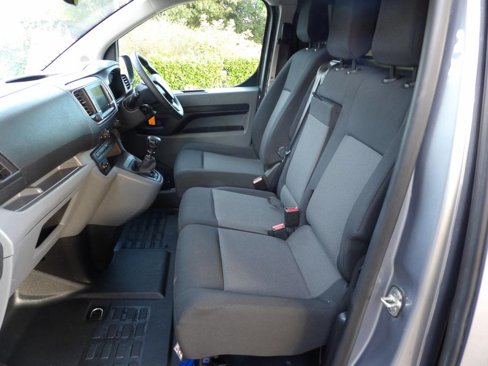 Used Vauxhall Vivaro WV22FLP 16