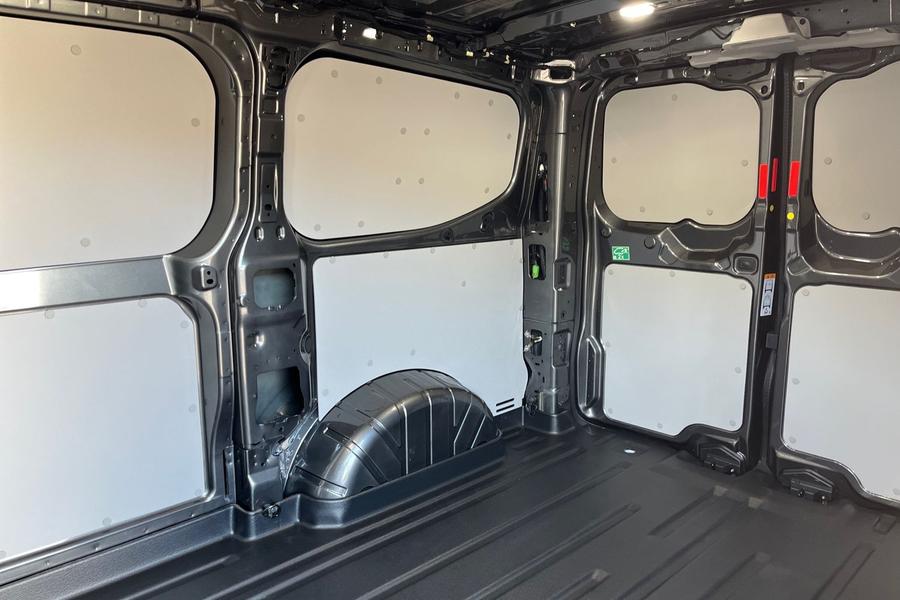 Ford TRANSIT CUSTOM Photo fddc3a04-c729-40d1-b52b-959b1bae75e6.jpg