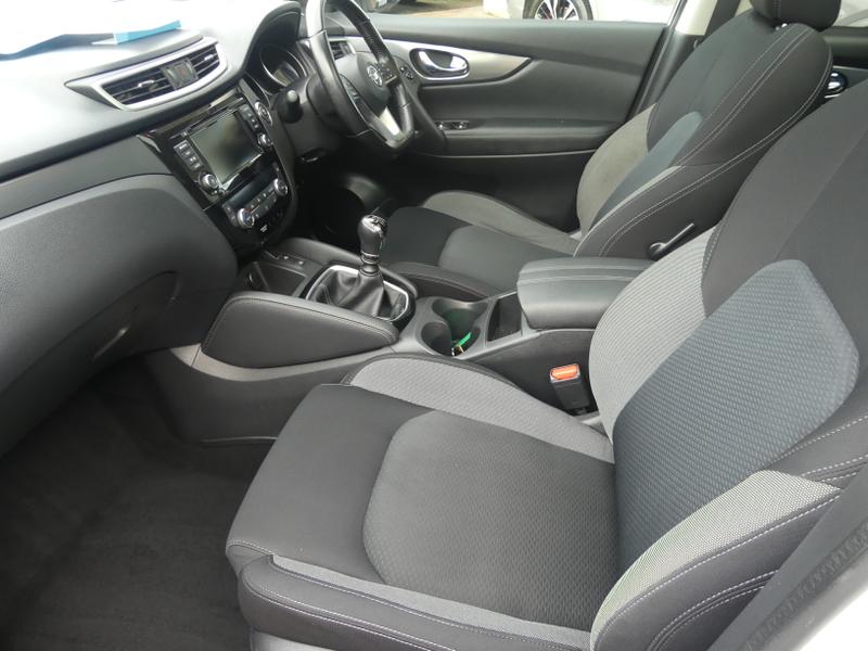 Nissan Qashqai Photo fde0d302-a599-43e5-ace0-aed265aa5009.jpg