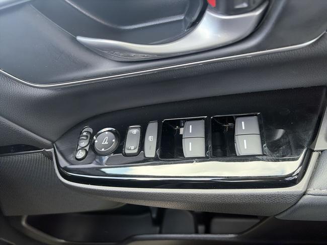 Honda CR-V Photo fde15b9a-3e3d-4cdc-afa0-d0f51a5ef93e.jpg