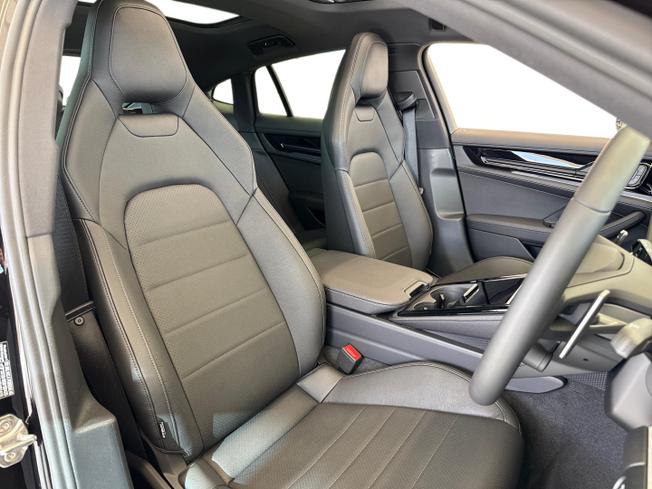 PORSCHE Panamera Photo 22