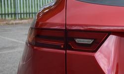 Jaguar E-PACE Photo 36