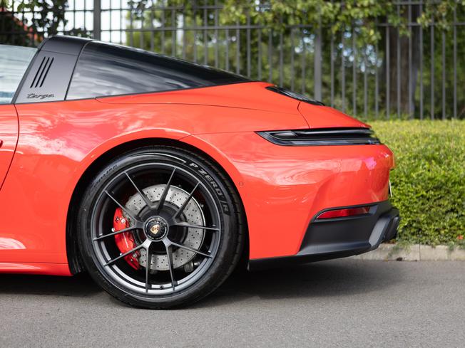 PORSCHE 911 Photo 33