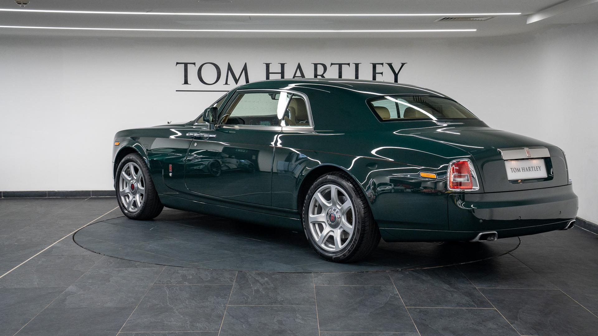Rolls-Royce Phantom Photo fdfebb3e-775b-404e-bb7f-f7a41b35bc9f.jpg