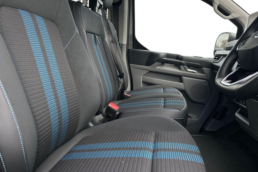 Ford TRANSIT CUSTOM Photo fe21fa6c-ae07-45a8-a55f-2af7eb59715f.jpg
