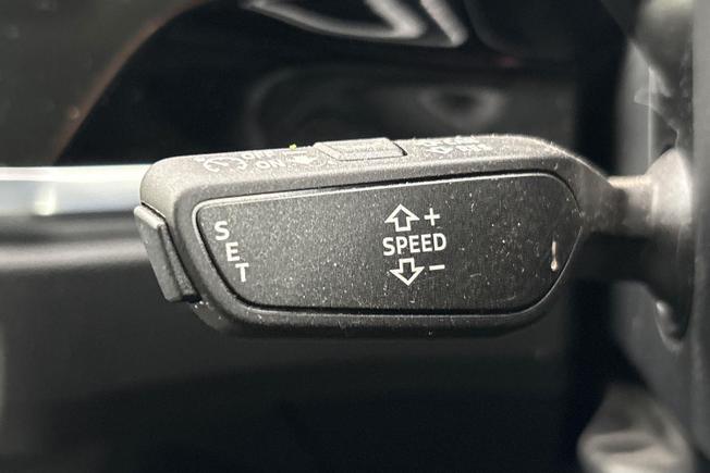 AUDI Q3 Photo 30