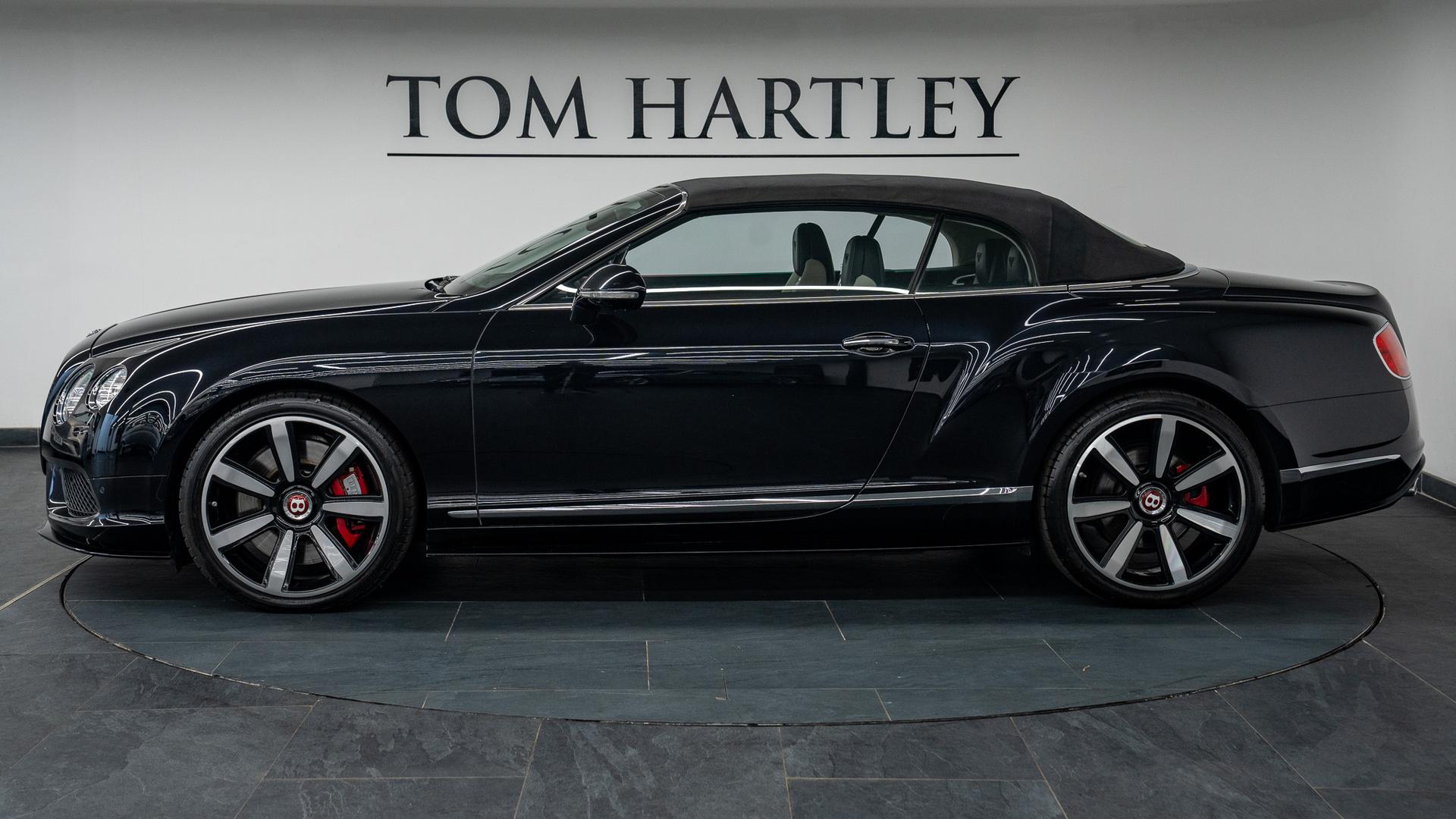 Bentley Continental GTC Photo fe2dc508-ce01-408c-9211-6323cb2b098d.jpg