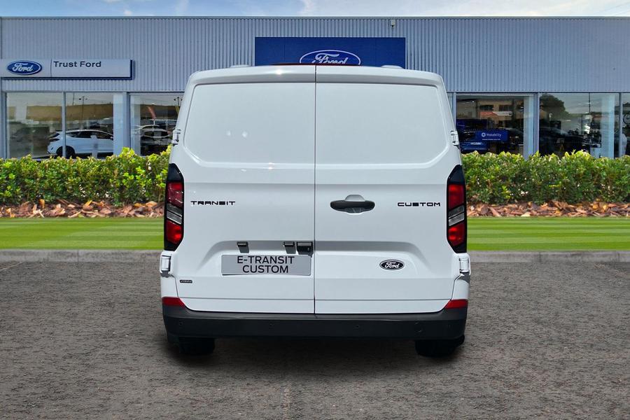 Ford TRANSIT CUSTOM Photo fe380c0a-b18e-4a80-877b-2503da1abeab.jpg