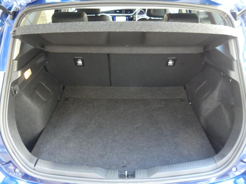 Toyota Auris Photo fe3b9dea-23a1-4874-a214-3054ea15a267.jpg