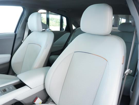 Hyundai IONIQ 6 Photo fe3e6838-1c8b-4d27-aa14-b0763ec048de.jpg