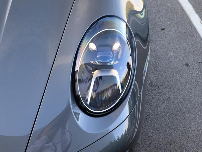 PORSCHE 911 Photo 10