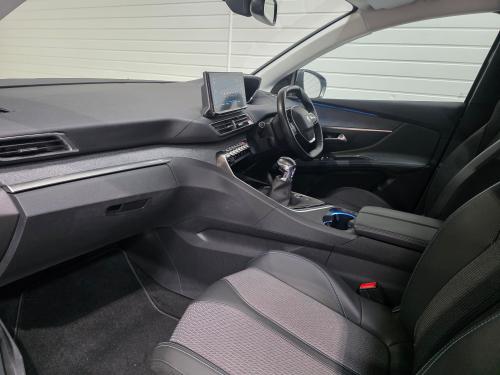 Peugeot 3008 Photo fe5b26d4-28ea-4b19-95fd-1b4f22aee261.jpg