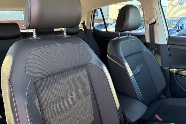 VOLKSWAGEN T-Cross Photo 24