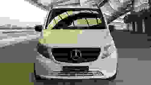 Mercedes-Benz VITO Photo fe62879d-d4c4-4076-98d9-399cf32f5604.jpg