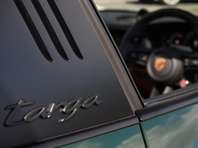 PORSCHE 911 Photo 49