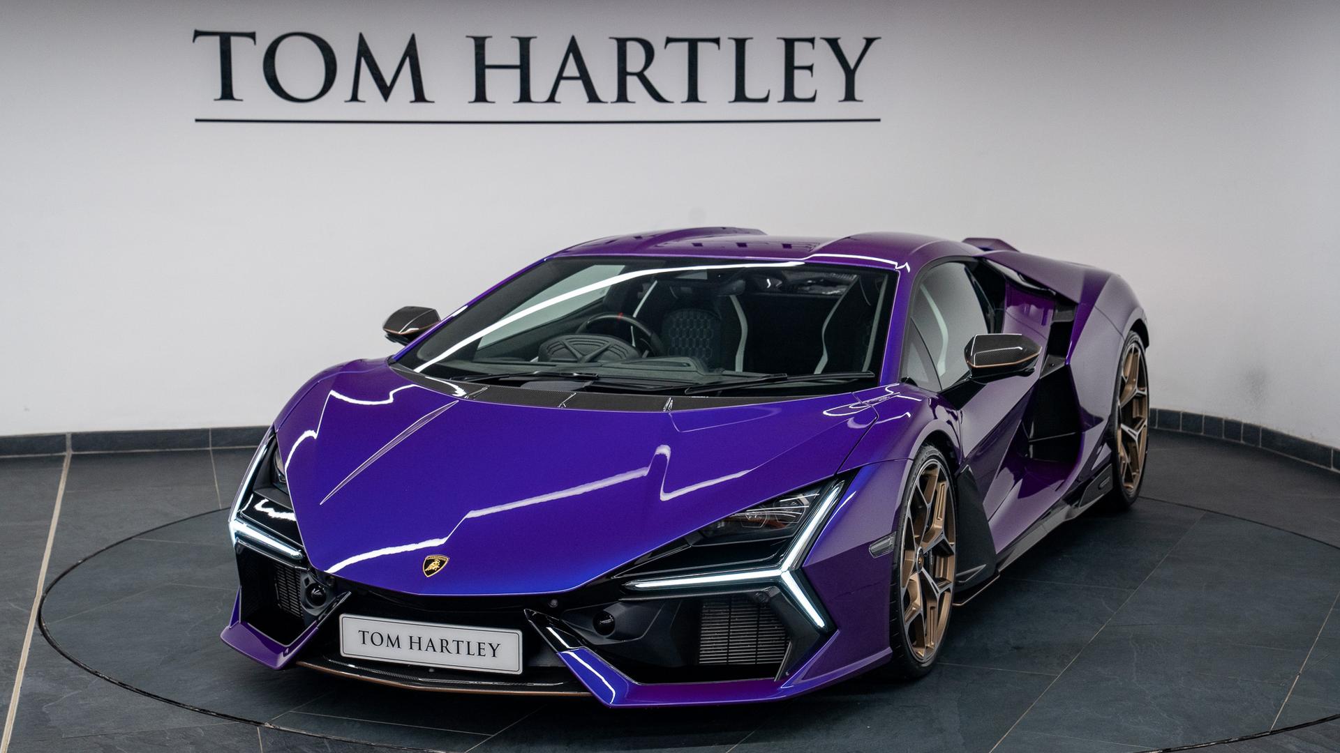 LAMBORGHINI Revuelto Photo fe72b233-64d7-41a4-ae16-75cad0c472b1.jpg