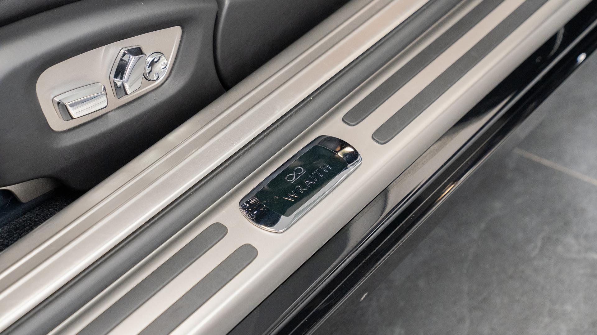 Rolls-Royce Wraith Photo fea7992e-1fb4-44e4-a50e-648e2eec4cc1.jpg