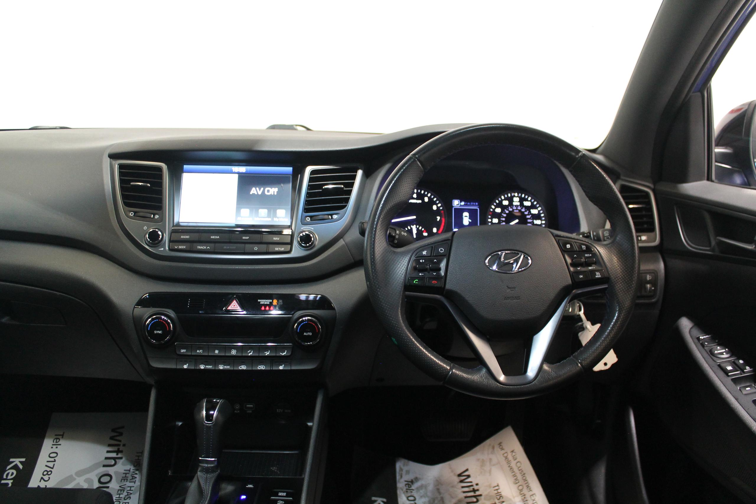 Hyundai TUCSON Photo 8