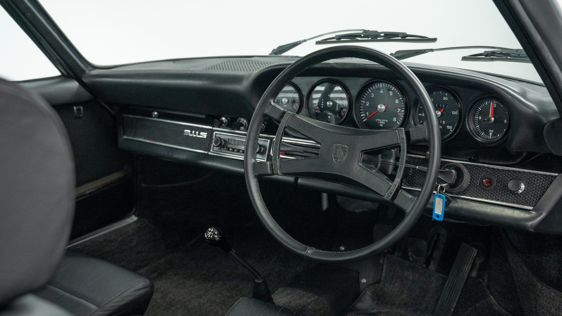 Porsche 911 Photo febfe299-e34f-4741-8943-3e70e280439a.jpg