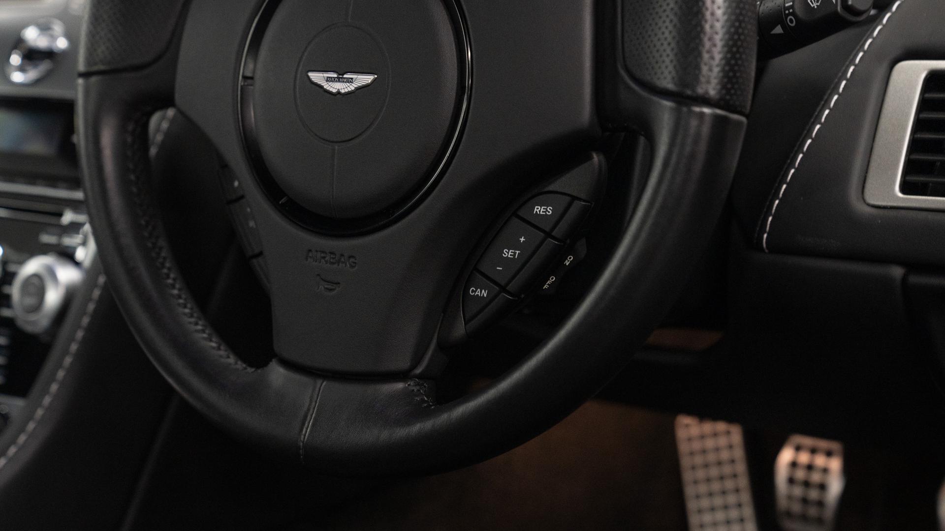 Aston Martin DBS Photo fec64f35-36f4-4411-9758-8b2ad0f2037e.jpg