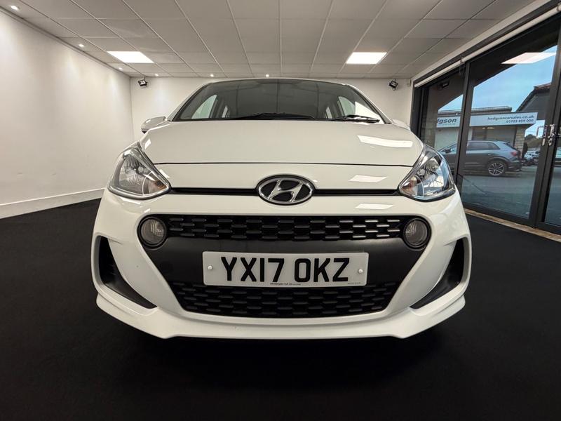 Hyundai i10 Photo fee0815e-fa53-4a70-82f5-d0f795c1a8bf.jpg
