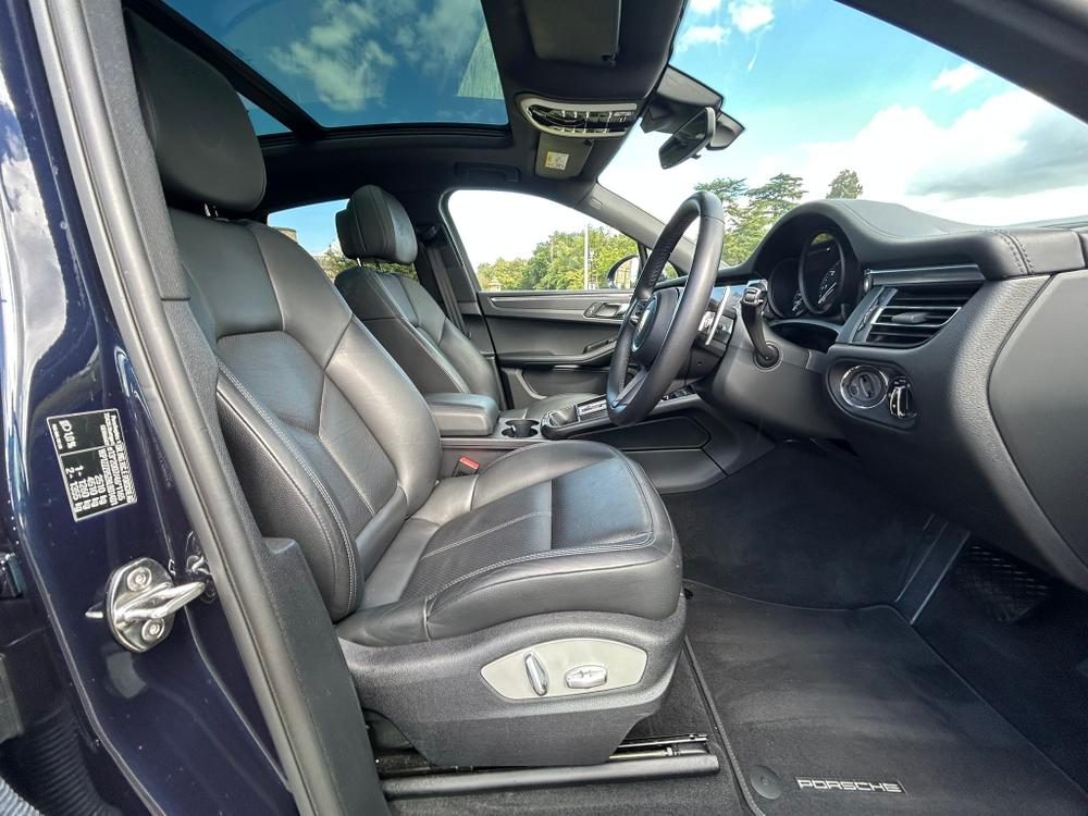 Used Porsche Macan RA71BBJ 23